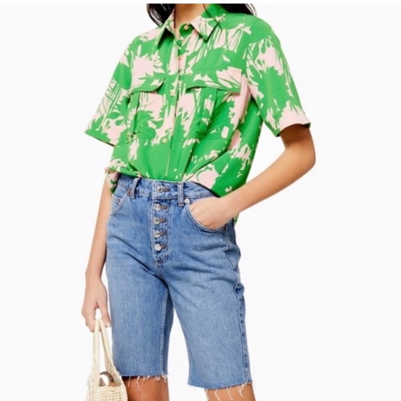 TOPSHOP HIGH RISE BERMUDA JEAN SHORTS 🌸IN STORES🌸 - Picture 1 of 3